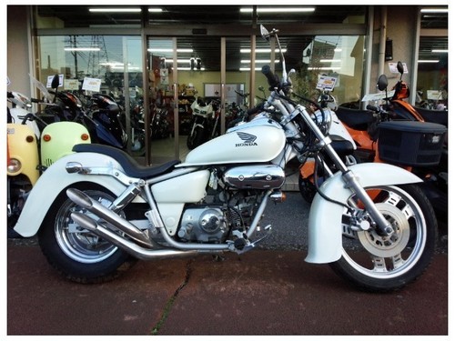 ご成約ありがとうございました。 NO.1185 マグナ50 (MAGNA) 4サイクル 4速ギヤ クラシックフェンダー 2本出しマフラー ☆彡