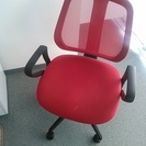 事務デスクと椅子のセットです（2組）、新品同様で使用感やキズは一切有りません。