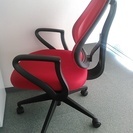 事務デスクと椅子のセットです（2組）、新品同様で使用感やキズは一切有りません。