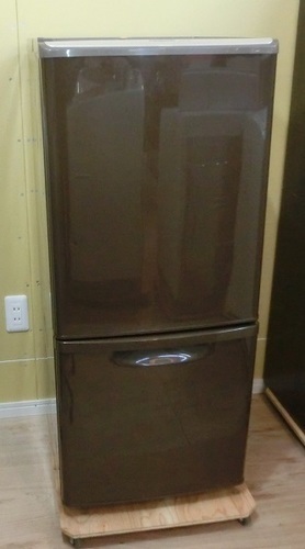 【販売終了いたしました。ありがとうございます。】Panasonic　人気のダーク系冷蔵庫ブラウン　NR-B143W　2011年製　中古品