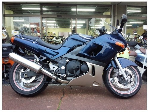 ご成約ありがとうございます。 NO.1190 ZZR400 水冷4サイクル4気筒400CCエンジン 後期モデル ☆彡