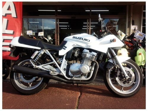 ご成約ありがとうございました。 NO.1192 GSX400Sカタナ 水冷4サイクル4気筒400CCエンジン ホワイト ☆彡