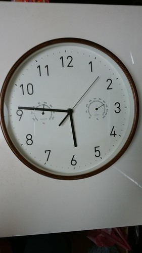 ニトリの温度湿度計付き掛け時計 サキ 武蔵浦和の時計 掛け時計 の中古あげます 譲ります ジモティーで不用品の処分