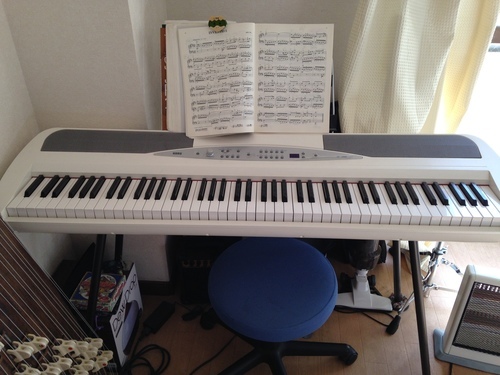 KORG　SP280　(いす付き)