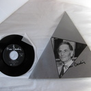 ノベルティ３０ｃｍ、１７ｃｍレコード。ご興味ありませんか？