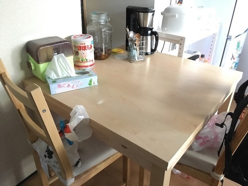 伸長式ダイニングテーブルと椅子2個セット