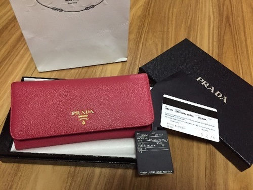 PRADAサフィアーノ長財布❤️渋谷西武で今年買いました！