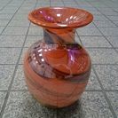 昭和レトロなガラスの花瓶を￥100で。箱なし。