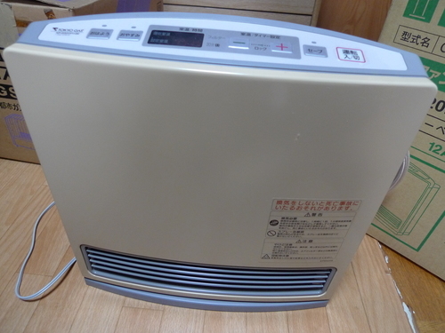 東京ガスから購入したNoritsのガスストーブ