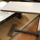 【無料】病院仕様のサイドテーブル