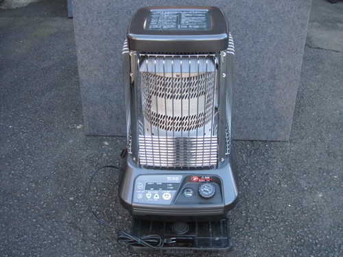 ブルーヒーター 石油ファンヒーター FM-182F(ファンヒーター ブルーヒーター 石油ファンヒーター FM-182F(ファンヒーター