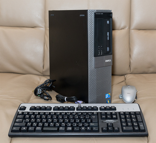 成約御礼!!  DELL OPTIPLEX960 電源コード、キーボード、マウス、セット