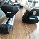 ルーフボックス（THULE)とアルミエアロバーのセットです。