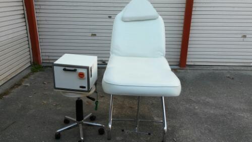 (島)タイジホットキャビ　HC-4D電気タオル蒸器とベットと椅子セット