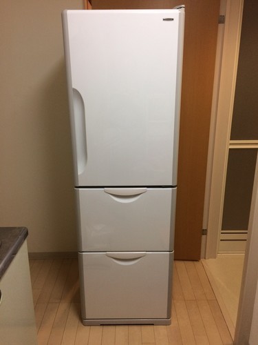 日立ノンフロン冷蔵庫３ドア305L【】