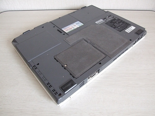 Fujitsu FMV-BIBLO NF50Y ノートパソコン(2)