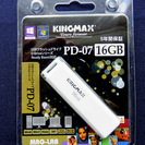 新品の 16GB USBフラッシュ・ドライブ メモリ ５年保証付き