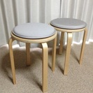 IKEA 木の丸椅子とチェアパッド 2組 