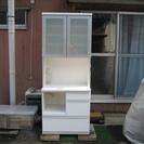 平成24年2月購入　白いシステム収納食器棚　中古