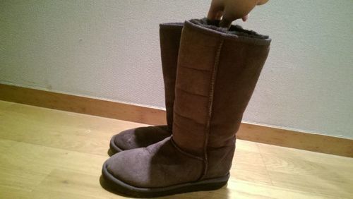 未使用☆UGGの定番ブーツ・茶25センチ【20,000円】