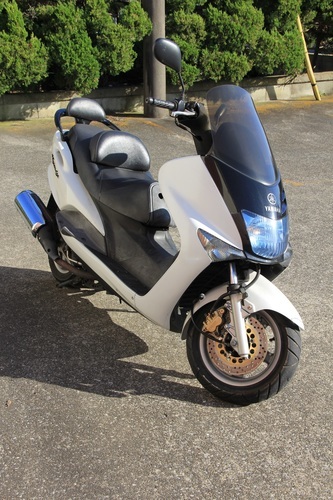 YAMAHA ヤマハ　マジェスティFI　１２５ｃｃ