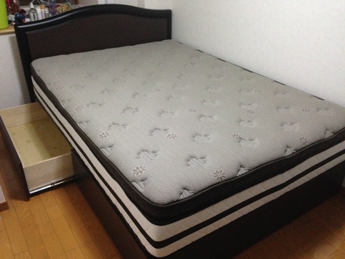 ニトリ　ダブルベッド　使用期間１年未満