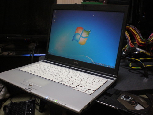 ノートパソコン FUJITSU FMV LIFEBOOK 中古 Windows7