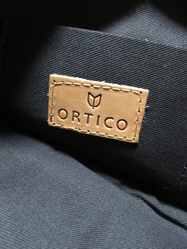 ORTICO（オルティコ）ブランド蛇革ミニバッグ（新品同様品）