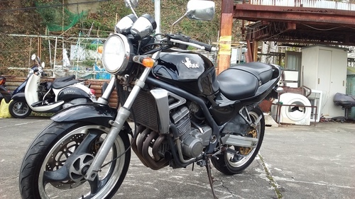 《決まりました》☆☆カワサキバリオス　希少車　車検の無いゼファーか？！