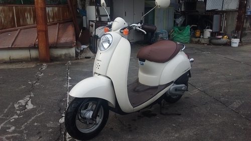 《決まりました》☆☆白いスクーピー　人気車種　4スト水冷低燃費マシーン