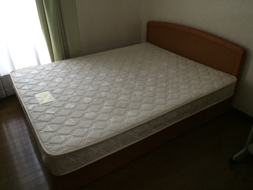 ベッド（クイーンサイズ）中古