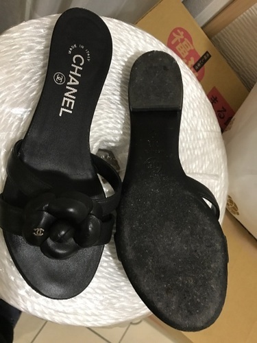 シャンネルのサンダルで、パリの本店で買いました。しかしサイズが