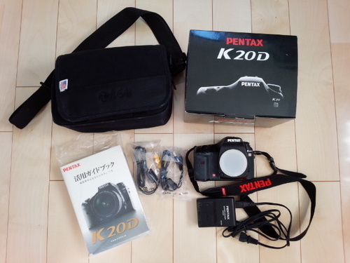 【交渉成立】デジタル一眼レフ★ペンタックスK20D＋カメラバッグ＋バッテリー＋充電器＋一脚