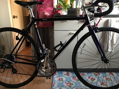御覧頂き有難うございます。昨年アサヒで７万円弱で購入しました。明日までの限定で20000円にします。