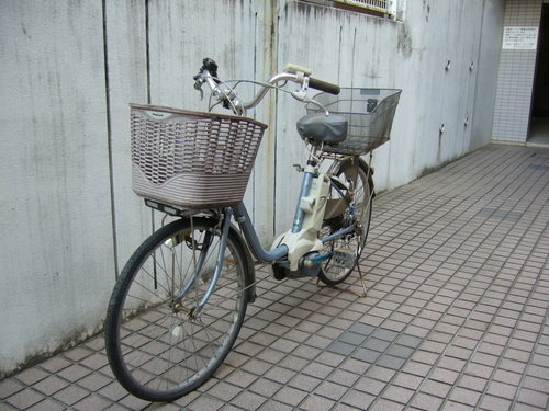 パナソニック製　電動アシスト自転車　予備バッテリー付き　前後かご付き　24インチ　内装３段式