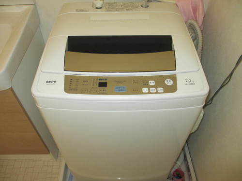 大容量◆ サンヨー SANYO 全自動 洗濯機 7kg 簡易風乾燥 ASW-P70D