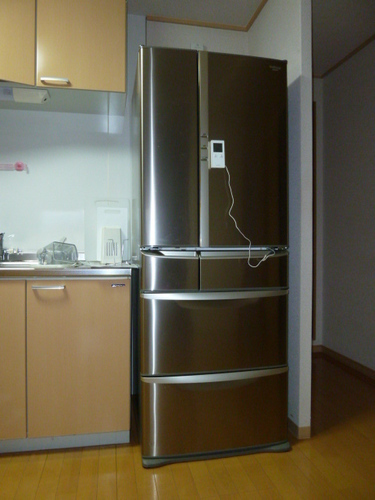 大型冷蔵庫です。500Ｌ以上 (ココアル) 新大阪のキッチン家電《冷蔵庫》の中古あげます・譲ります｜ジモティーで不用品の処分