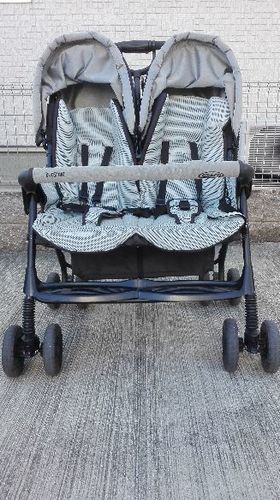 双子用ベビーカー　グレコデュオスポーツ