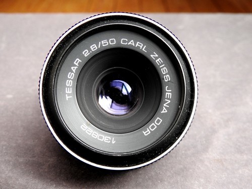 M42　Carl　Zeiss　50/2,8　TESSAR　はいかが？