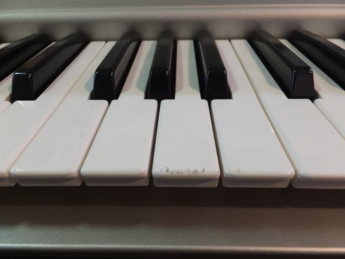 シンセサイザー KORG TRITON STUDIO 61鍵（コルグ トライトン）