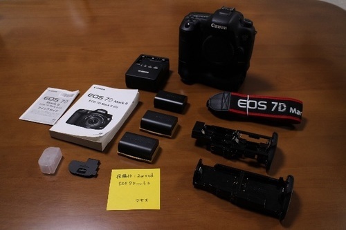 【超美品】Canon EOS 7D markII バッテリーグリップ、バッテリー3個付属【即戦力】