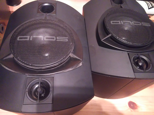 b&w rock solid speakers