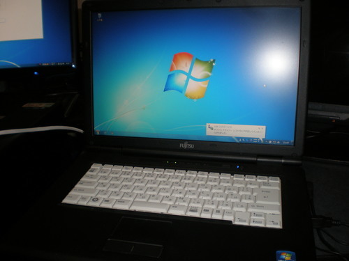 ノートパソコン FUJITSU FMV-A8270 Windows7