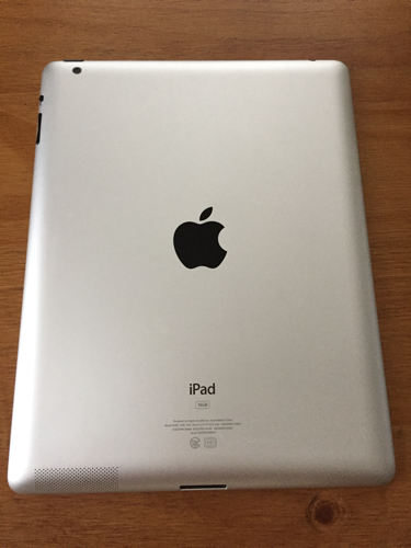 アップル iPad 2 Wi-Fiモデル 16GB （充電器付き）