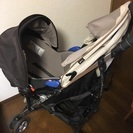 コンビの3way チャイルドシート&ベビーカー一体型！車で寝てもそのまま赤ちゃんを起こさずにショッピング等連れて行けて便利です。