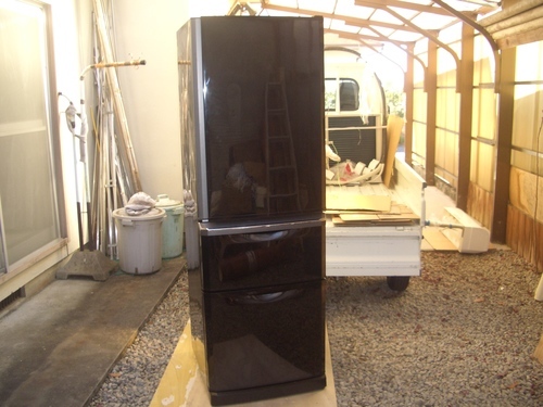 三菱ノンフロン冷凍冷蔵庫　MRーC37TーB　2012年製