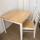 テーブルと椅子1脚