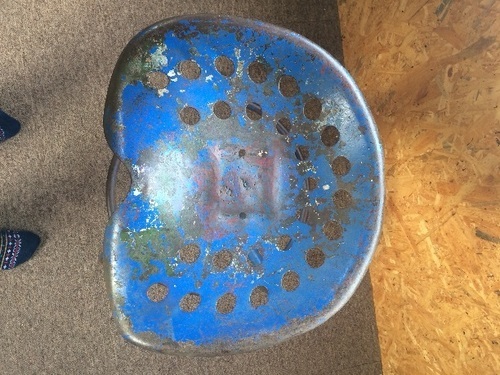 レトロ アンティーク ブリキ製の椅子 輸入雑貨 ヴィンテージ風 『旧車