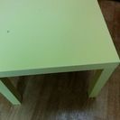 IKEA　黄色のテーブル(55㎝角)