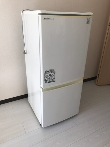 冷蔵庫 137L SHARP 2007年製 (落書きではなくステッカー付き)